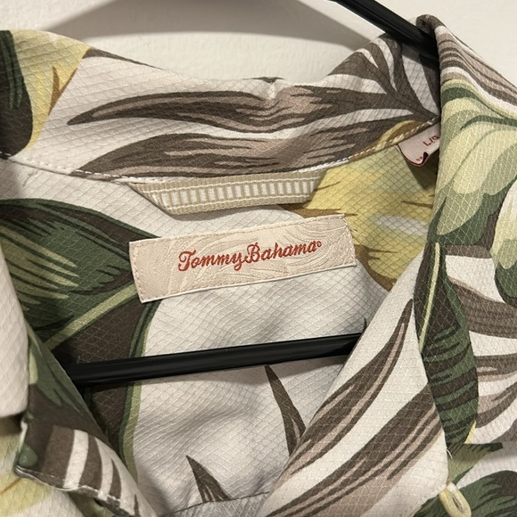 Tommy Bahama 100% Silk Green Leaf Tropical Vacation Button Down Shirt Size Large - Picture 2 of 4
